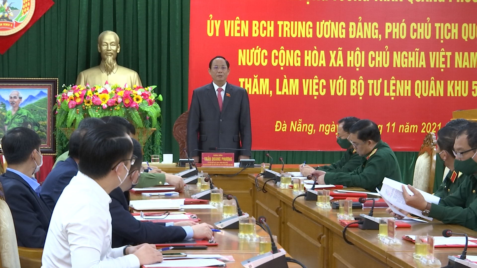 PHÓ CHỦ TỊCH QUỐC HỘI TRẦN QUANG PHƯƠNG THĂM, LÀM VIỆC TẠI BỘ TƯ LỆNH QUÂN KHU 5